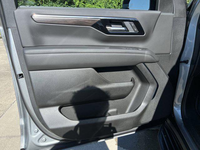 Photo of 2025 Sterling Gray Metallic Chevrolet Suburban