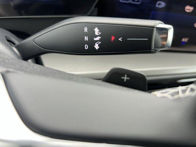 Photo of 2025 Lakeshore Blue Metallic Chevrolet Traverse