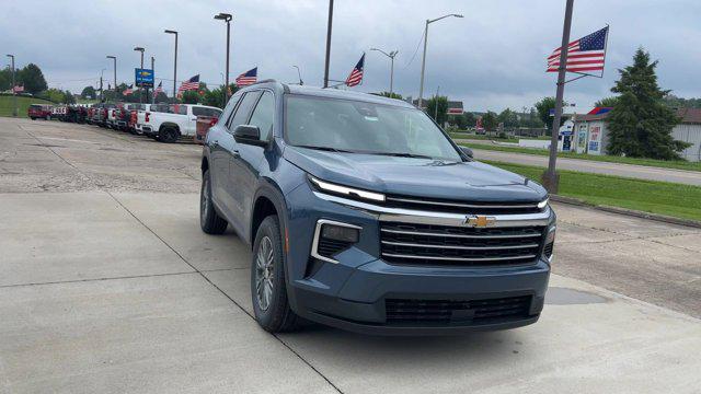 Photo of 2025 Lakeshore Blue Metallic Chevrolet Traverse