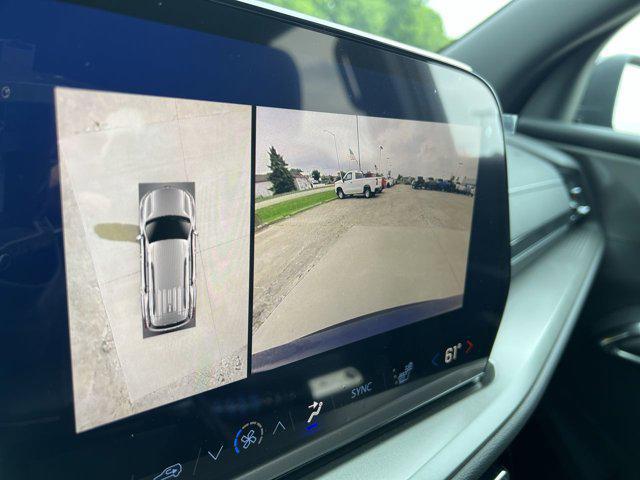 Photo of 2025 Lakeshore Blue Metallic Chevrolet Traverse