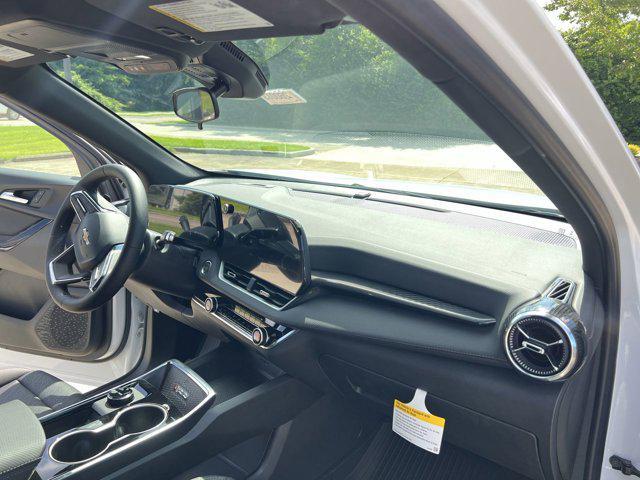 Photo of 2026 Summit White Chevrolet Equinox