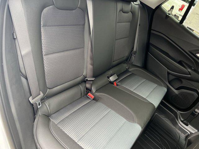 Photo of 2025 Summit White Chevrolet Trax