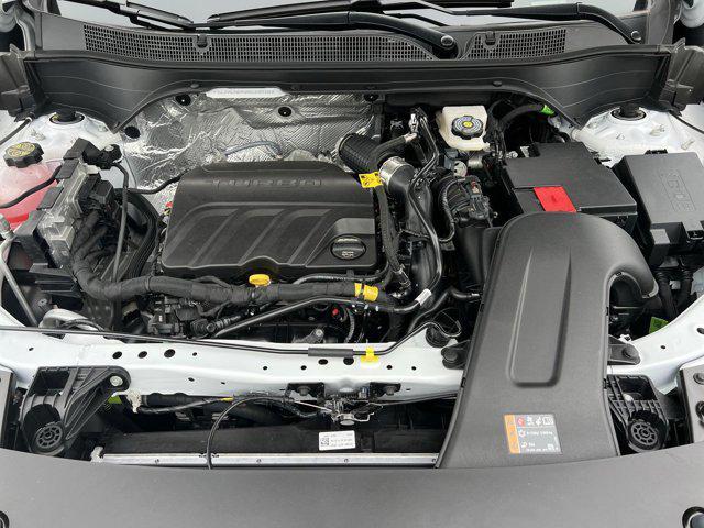 Photo of 2025 Summit White Chevrolet Trax