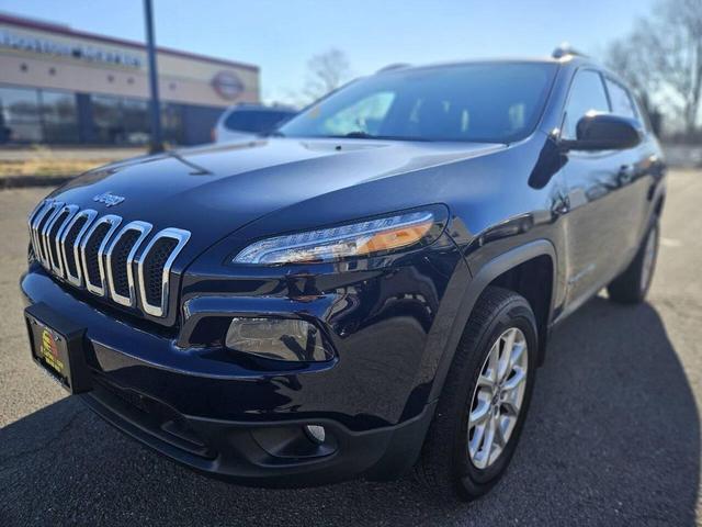 Photo of 2015 True Blue Pearlcoat Jeep Cherokee
