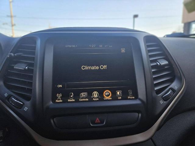 Photo of 2015 True Blue Pearlcoat Jeep Cherokee