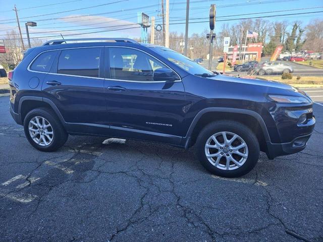 Photo of 2015 True Blue Pearlcoat Jeep Cherokee