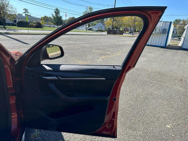 Photo of 2018 Orange BMW X1