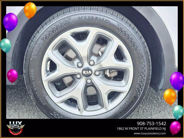 Photo of 2019 White Kia Sorento