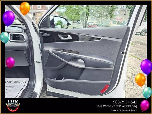 Photo of 2019 White Kia Sorento