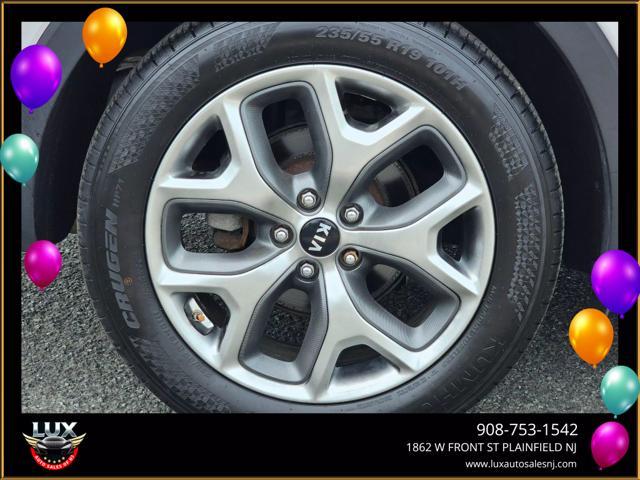 Photo of 2019 White Kia Sorento