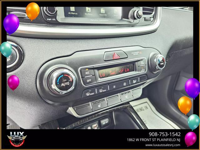 Photo of 2019 White Kia Sorento
