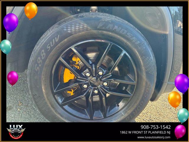 Photo of 2018 Diamond Black Crystal Pearlcoat Jeep Grand Cherokee