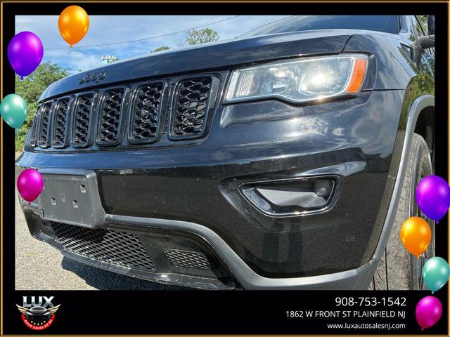 Photo of 2018 Diamond Black Crystal Pearlcoat Jeep Grand Cherokee