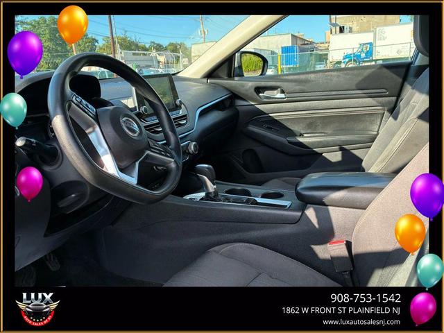 Photo of 2019 Gray Nissan Altima