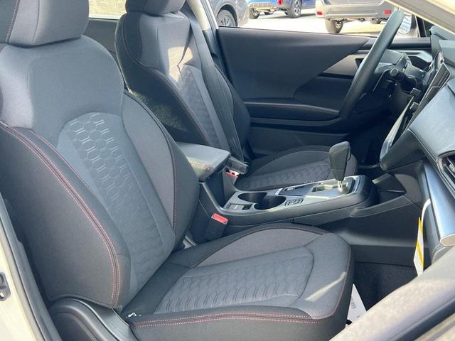 Photo of 2025 White Pearl Subaru Impreza