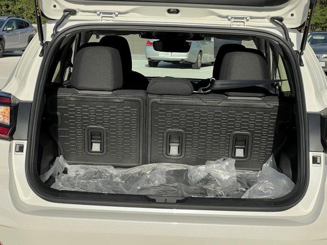 Photo of 2025 White Pearl Subaru Impreza
