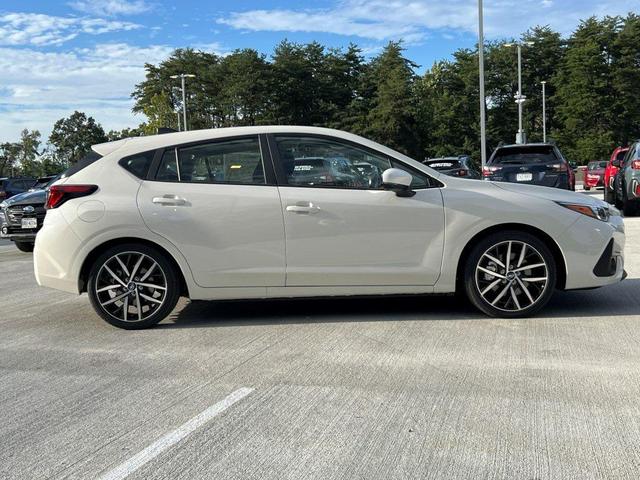 Photo of 2025 White Pearl Subaru Impreza