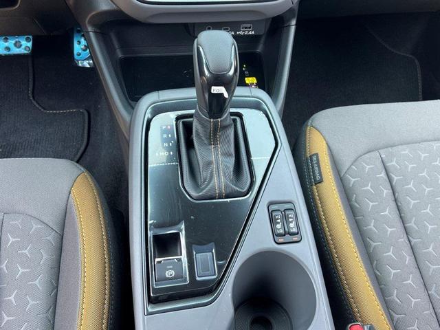 Photo of 2025 White Pearl Subaru Crosstrek