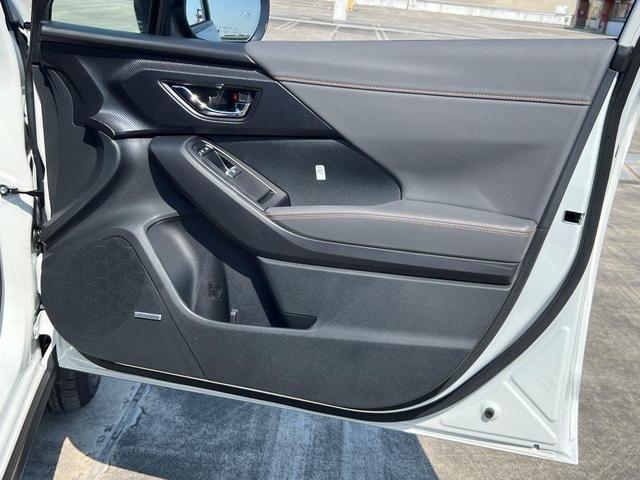 Photo of 2025 White Pearl Subaru Crosstrek