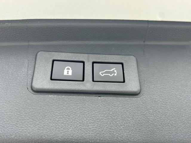 Photo of 2025 White Pearl Subaru Outback