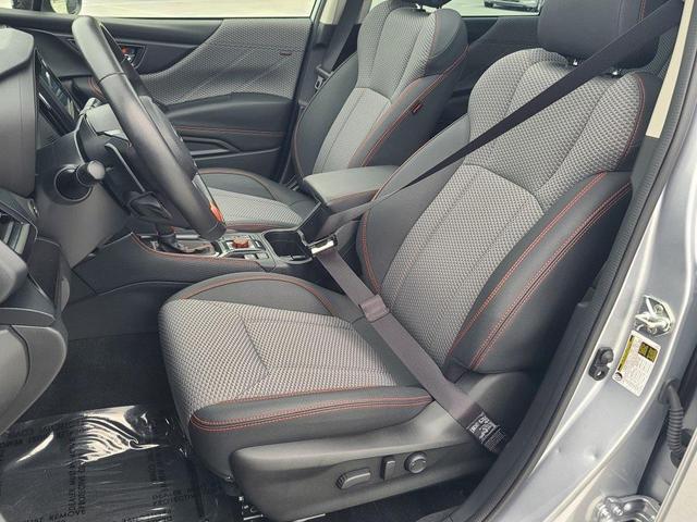 Photo of 2023 Ice Silver Subaru Forester