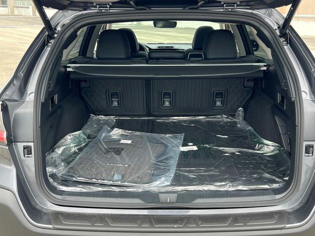 Photo of 2025 Magnetite Gray Metallic Subaru Outback