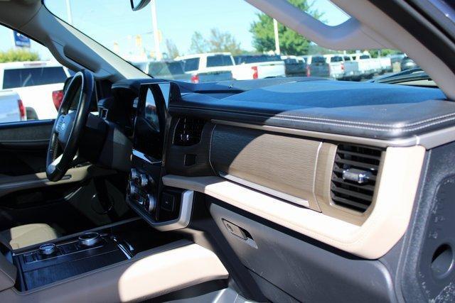 Photo of 2023 Blue Metallic Ford Expedition