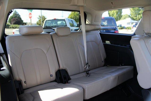 Photo of 2023 Blue Metallic Ford Expedition