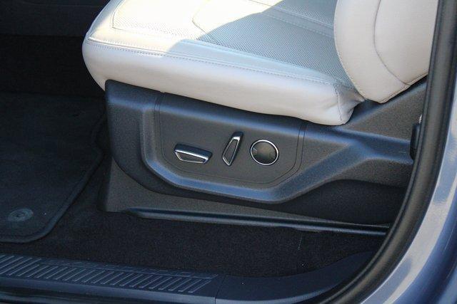 Photo of 2023 Blue Metallic Ford Expedition