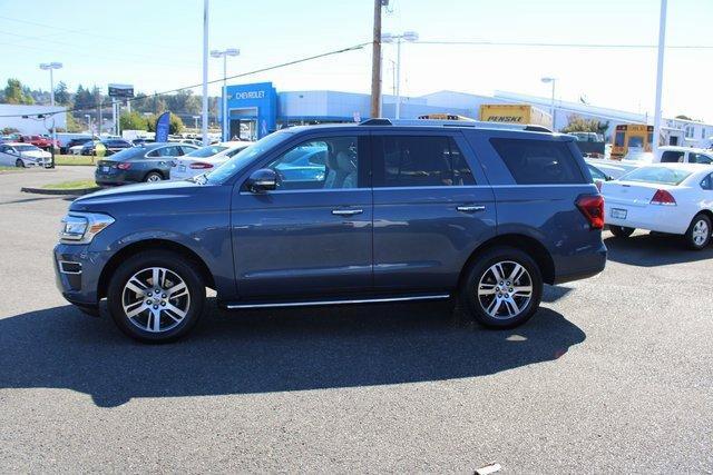 Photo of 2023 Blue Metallic Ford Expedition
