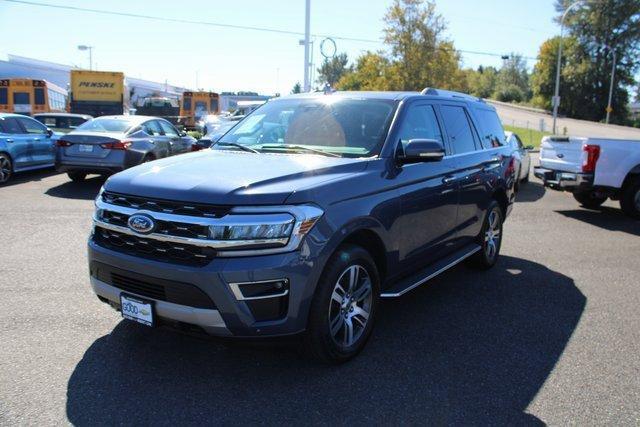 Photo of 2023 Blue Metallic Ford Expedition