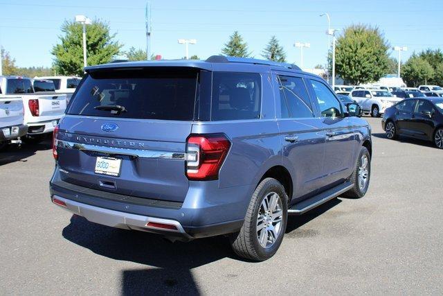 Photo of 2023 Blue Metallic Ford Expedition