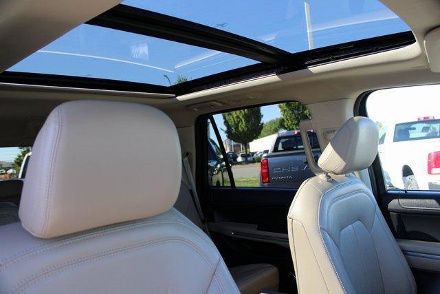 Photo of 2023 Blue Metallic Ford Expedition