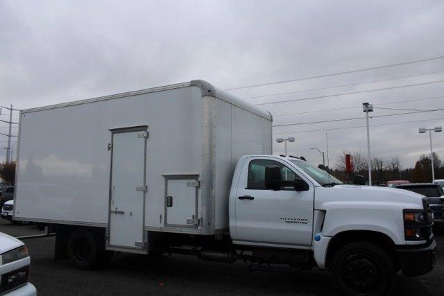Photo of 2022 White Chevrolet Silverado 1500