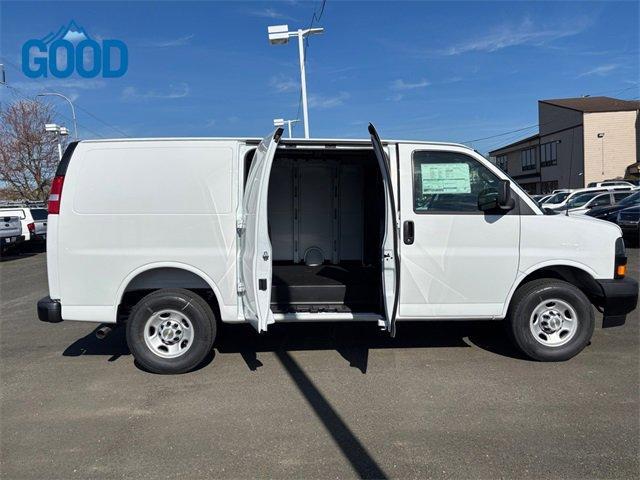 Photo of 2025 Summit White Chevrolet Express 2500