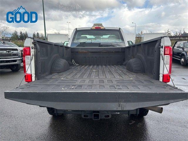 Photo of 2019 Oxford White Ford F-350