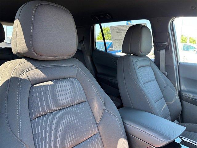 Photo of 2026 Green Chevrolet Equinox