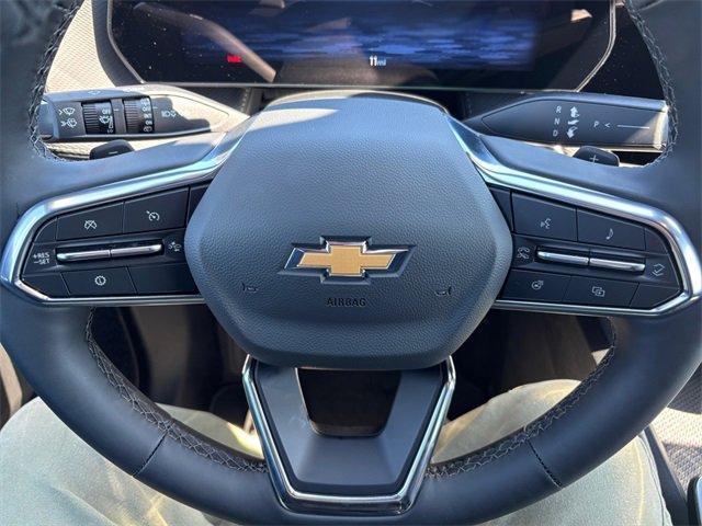 Photo of 2026 Green Chevrolet Equinox
