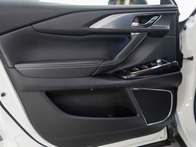 Photo of 2022 Snowflake White Pearl Mica Mazda CX-9