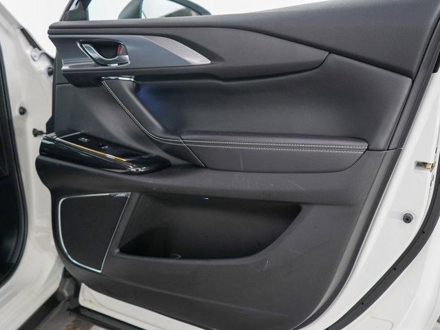 Photo of 2022 Snowflake White Pearl Mica Mazda CX-9