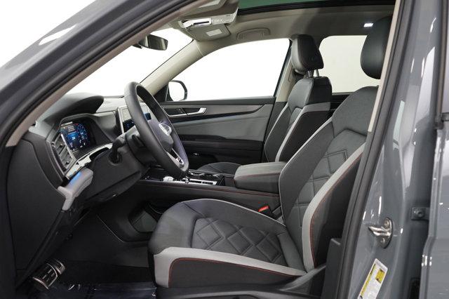 Photo of 2024 Gray Volkswagen Atlas