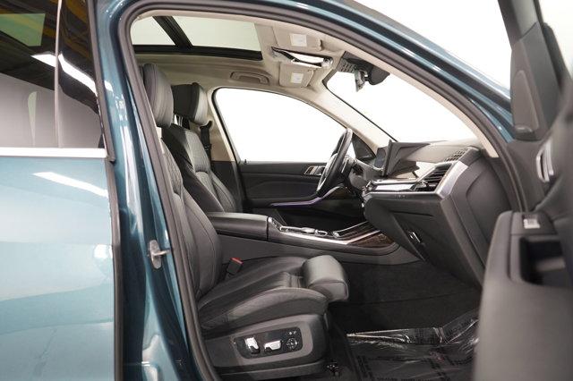 Photo of 2023 Blue Ridge Mountain Metallic BMW X7