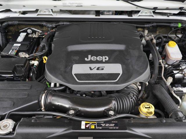 Photo of 2018 Bright White Clearcoat Jeep Wrangler JK Unlimited