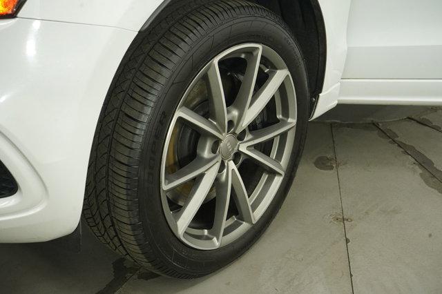 Photo of 2014 Silver Audi SQ5