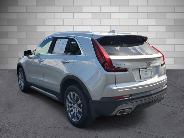 Photo of 2022 Radiant Silver Metallic Cadillac XT4