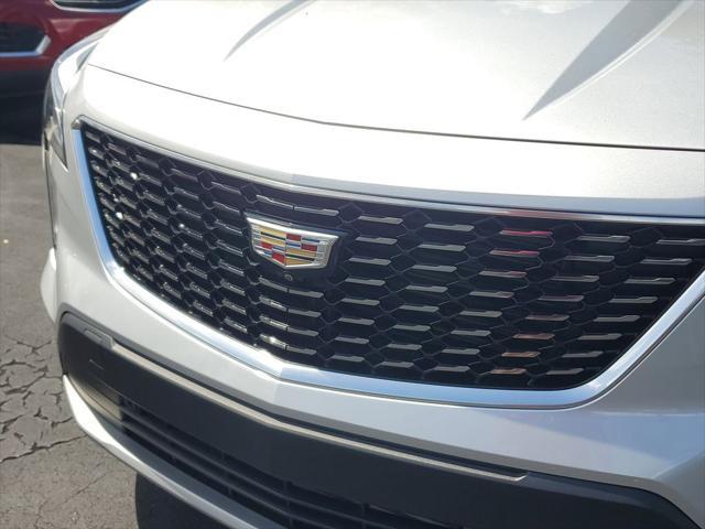 Photo of 2022 Radiant Silver Metallic Cadillac XT4