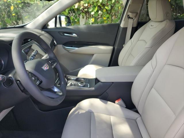 Photo of 2022 Radiant Silver Metallic Cadillac XT4