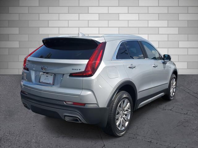 Photo of 2022 Radiant Silver Metallic Cadillac XT4