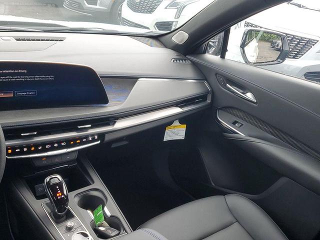 Photo of 2025 Crystal White Tricoat Cadillac XT4