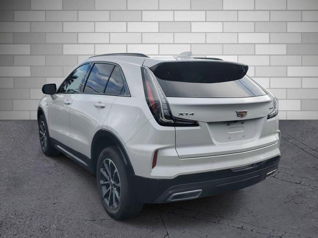 Photo of 2025 Crystal White Tricoat Cadillac XT4